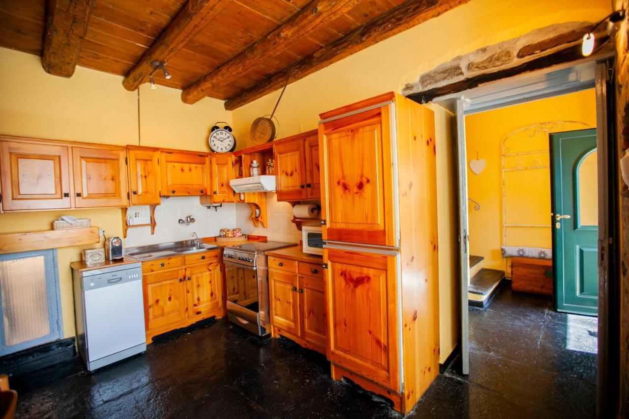 Casa Di Momo Lägenhet Carate Urio Exteriör bild