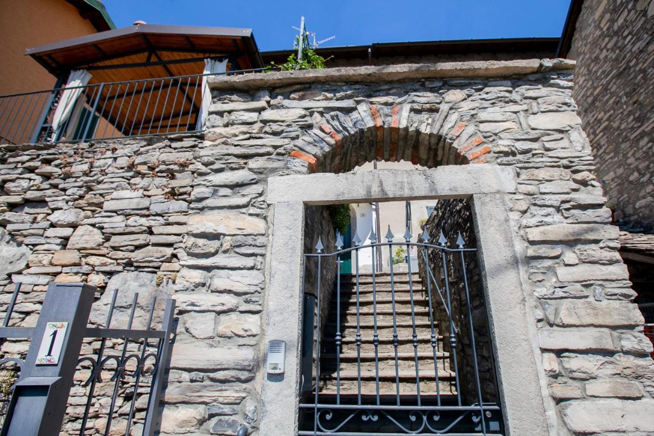 Casa Di Momo Lägenhet Carate Urio Exteriör bild